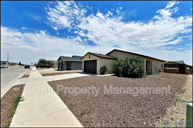 916 Villa Seca Dr