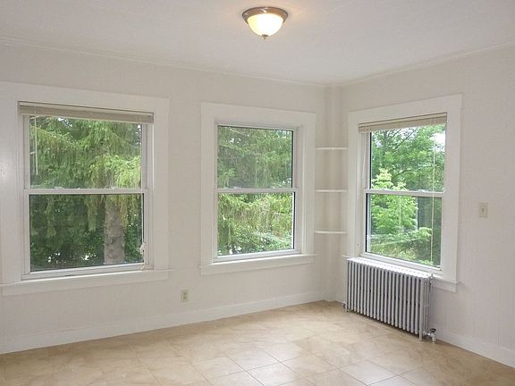 3rd image of 293 High St #B