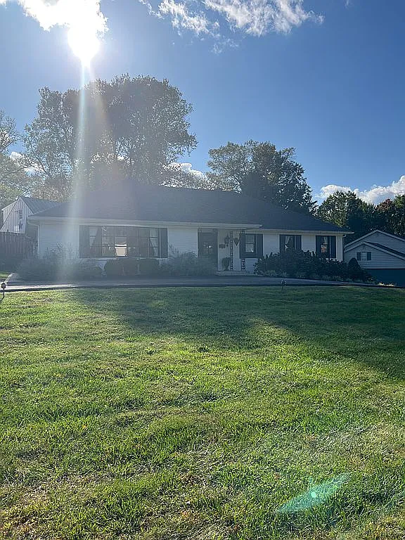 1400 Meadowbrook Rd photo 1