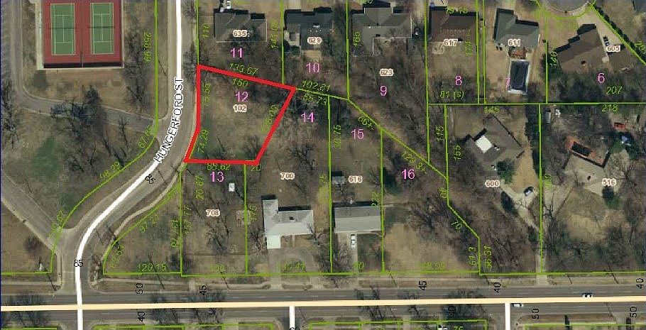 2nd image of 102 N Hungerford Ave