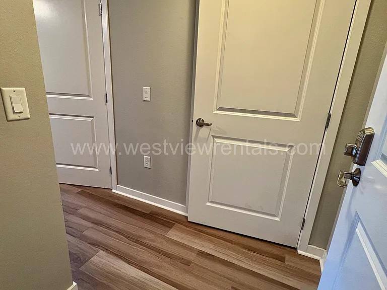 1010 Railroad Ave — Photo 252