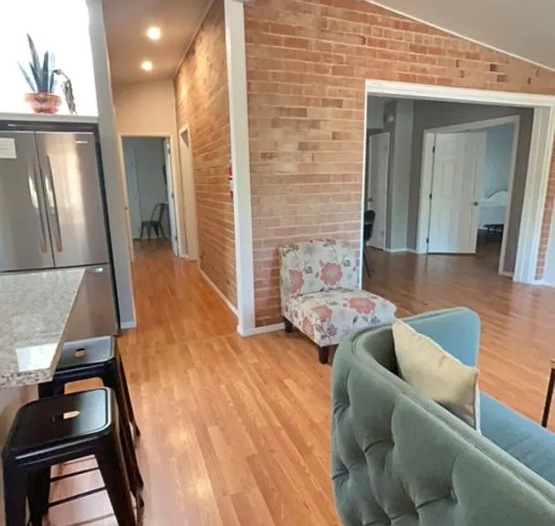 1150 E Waverly St — Photo 7
