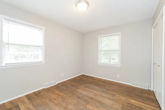 515 S Adams St — Photo 9