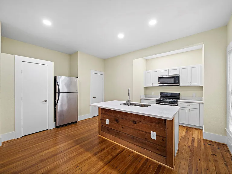 811 Sul Ross St #2 — Photo 1
