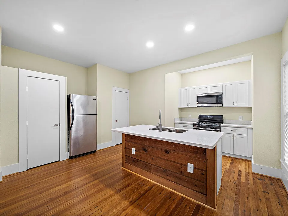 811 Sul Ross St #2