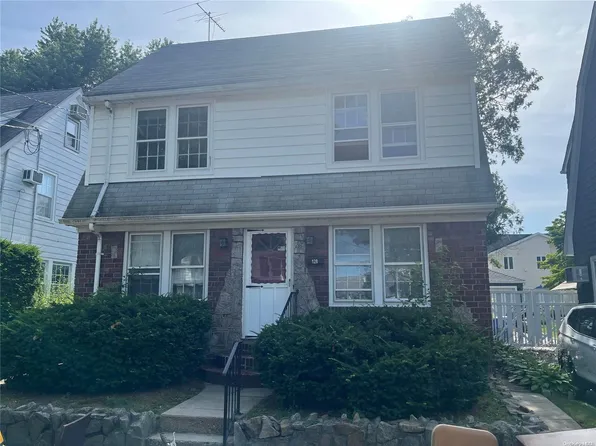 128 Capitol Avenue, Williston Park, NY 11596