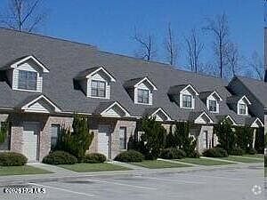 2nd image of 905 Allen Rd APT D3