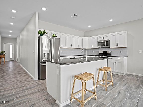 3rd image of 2308 Enchanted Quail Pl