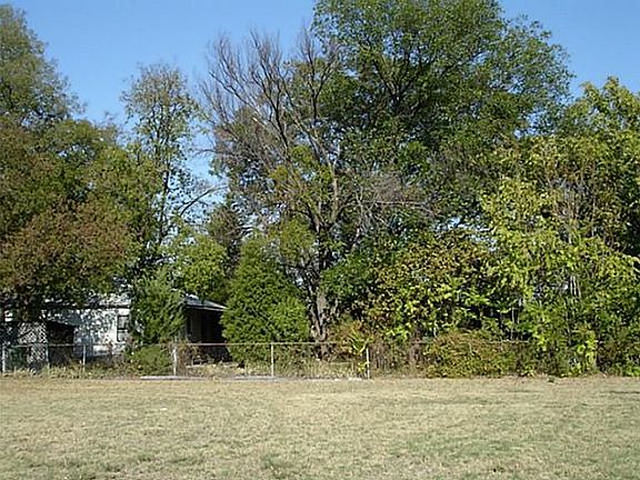 5th image of 1422 Forest Ln