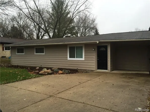 541 Mary Ellen Rd, Rochester Hills, MI 48307