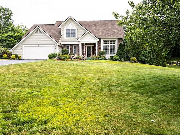 2nd image of 14 Holly Cir