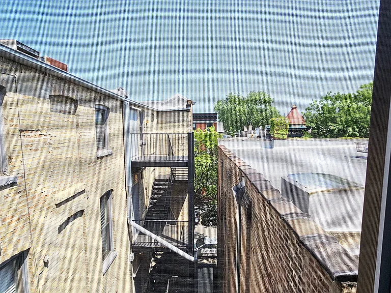 939 W Armitage Ave #B — Photo 18