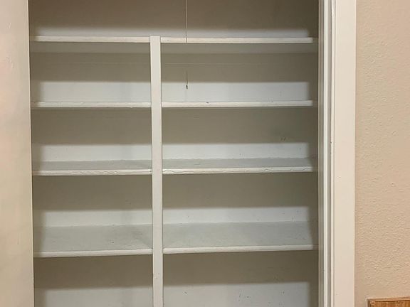 5th image of 20 Creekmont Ln