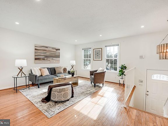 2nd image of 4704 Kandel Ct
