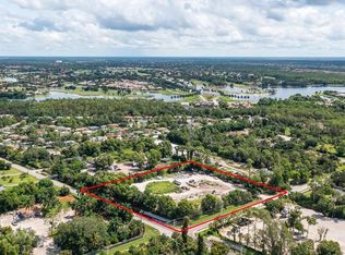 199 Price St, Naples, FL 34113