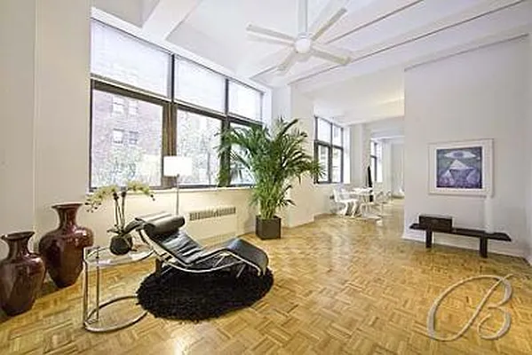 Sold by Bellmarc Realty | media 4