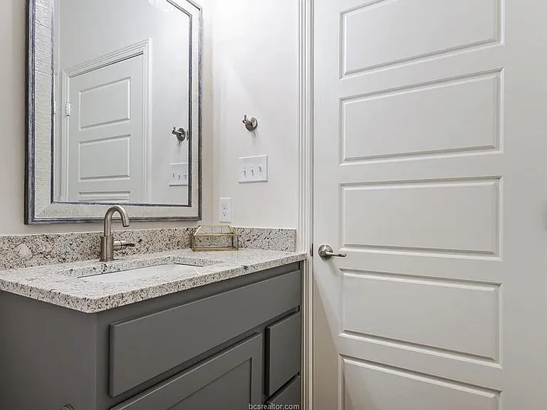 3105 Green St #111 — Photo 3