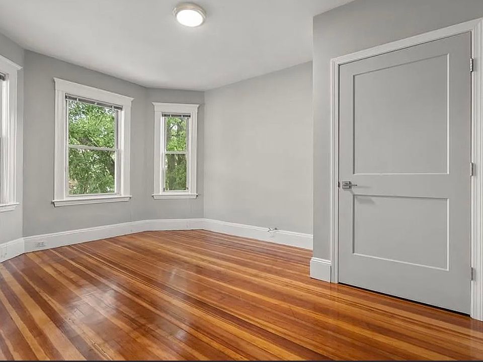 1st image of 27 Fuller St APT 2