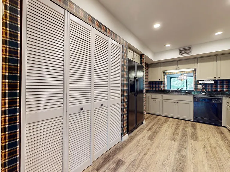 5166 Lancewood Dr — Photo 11