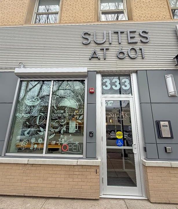 1st image of 333 W 6th St S #204