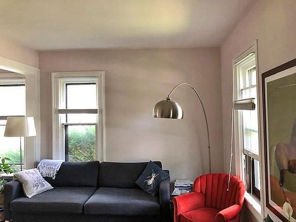 3rd image of 929 W Liberty St APT 2