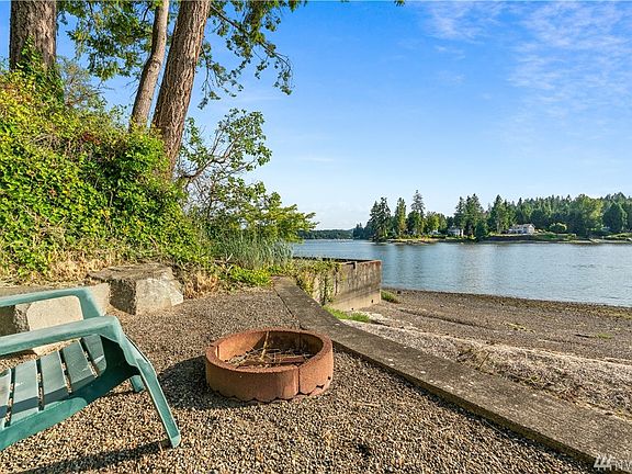 4th image of 2536 Gravelly Beach Loop NW
