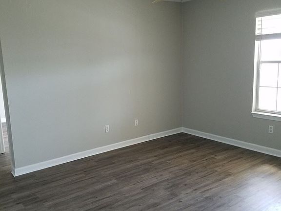 2nd image of 129 Gwyn Dr APT D