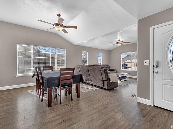 4th image of 126 Catrina Ct