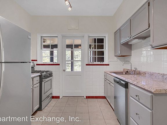 5th image of 8247 Delmar Blvd APT 2W