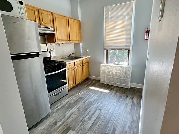 3rd image of 210 Hancock Ave Floor 2