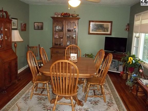 2nd image of 308 Robert St