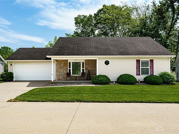 2nd image of 600 Fenview Dr