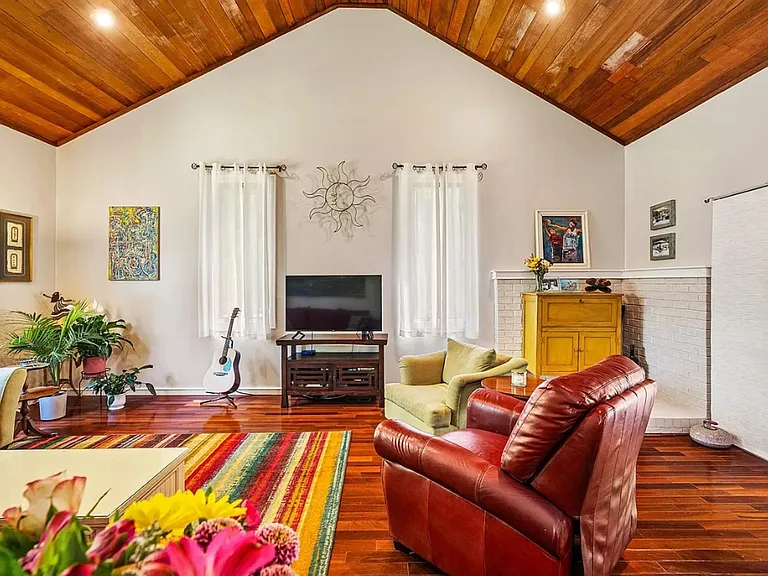 206 Lisa Dr — Photo 10