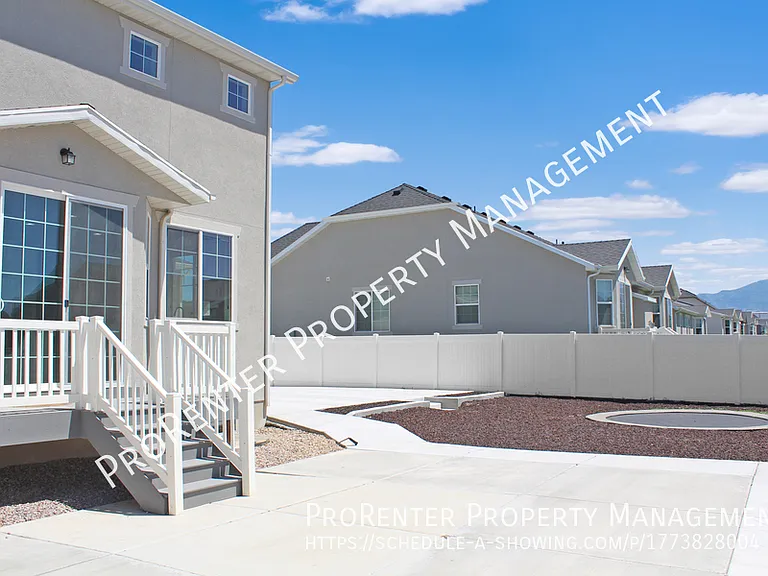 1509 W 450 S — Photo 3