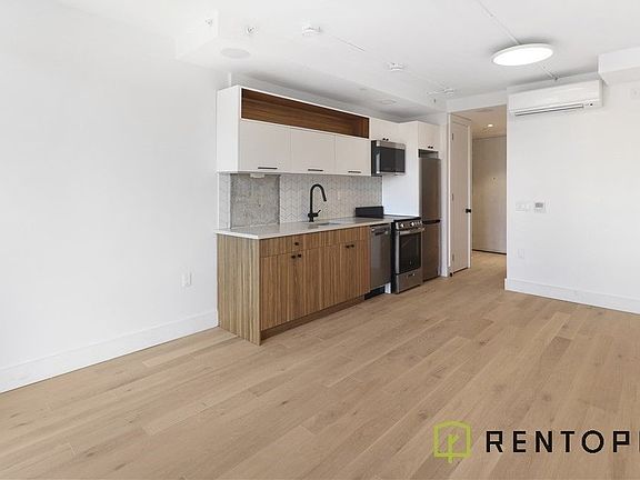 2nd image of 54 W 125th St #1002