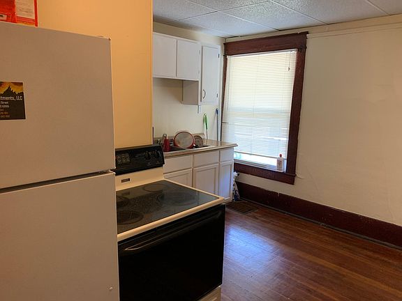 Main floor kitchen