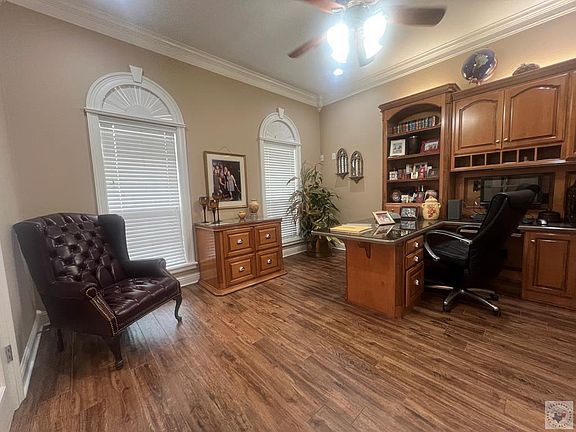 4th image of 2105 Capitol Hill Rd