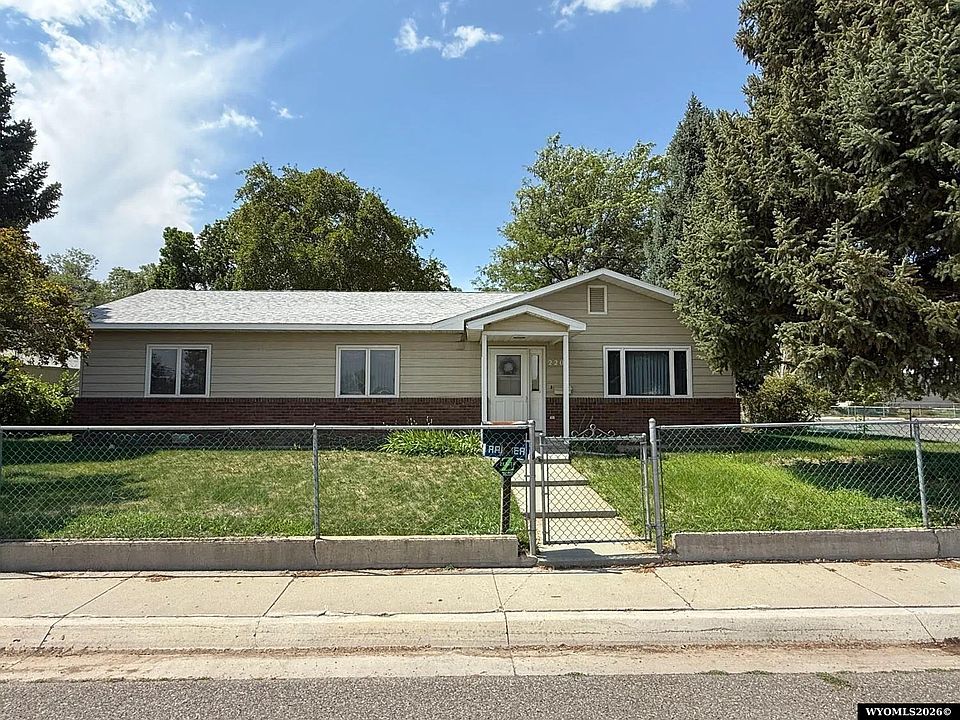 1st image of 220 N 5th St W