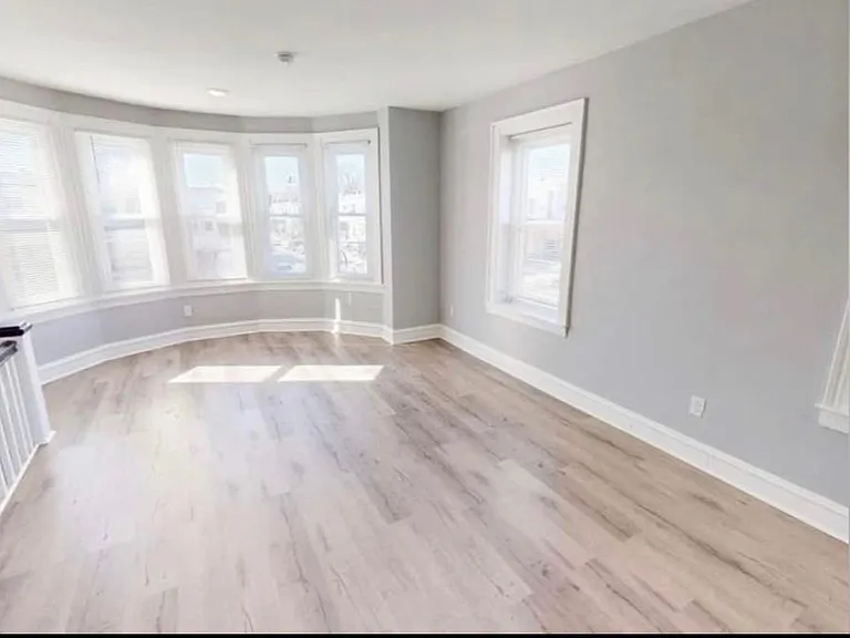 5861 Cedar Ave #2 — Photo 10