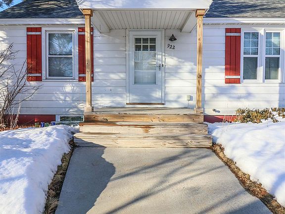 2nd image of 922 Lincoln Ave