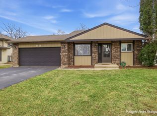 1920 Island Ct, Woodstock, IL 60098