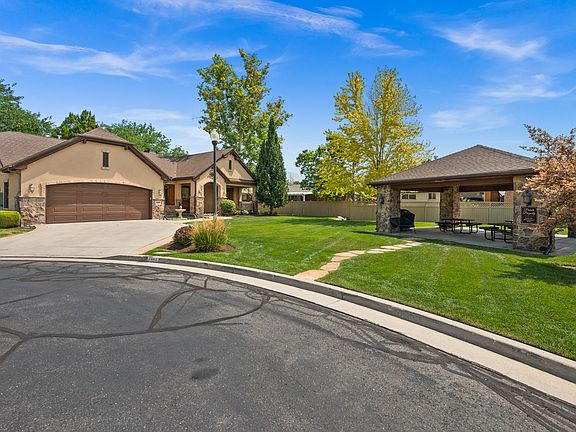 2nd image of 1448 E Bella Vie Ct S