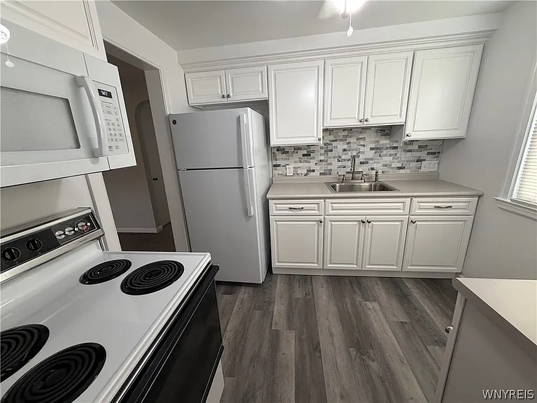 808 Cleveland Dr #LOWER — Photo 11