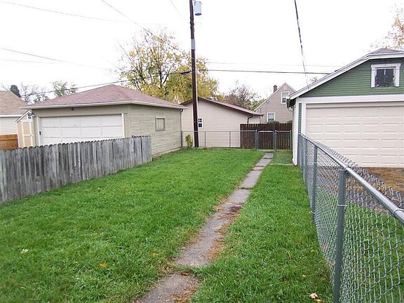 4th image of 2134 Moreland Ave