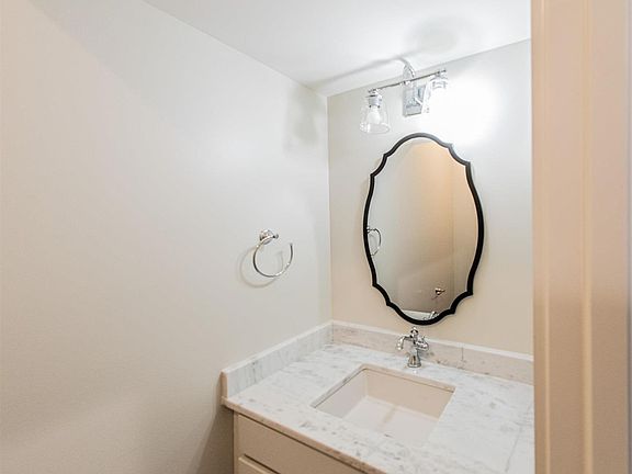 4th image of 794 Eagle Rest Dr #1-B