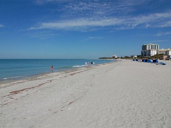 5th image of 800 S Boulevard Of Presidents Unit 3