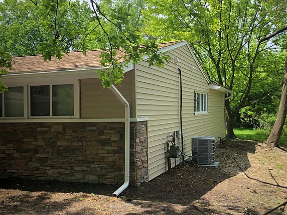 3rd image of 2260 Newbury Dr