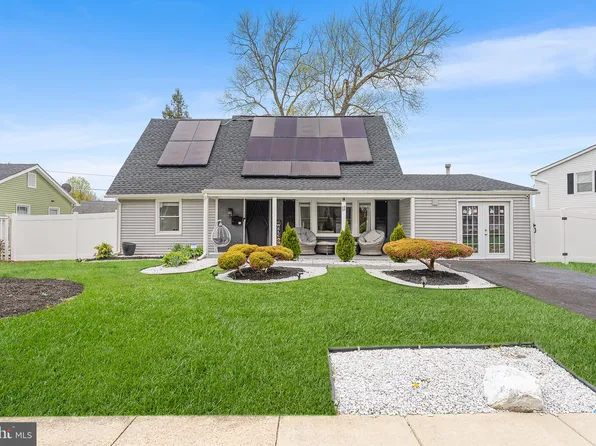 11 New Coach Pl, Willingboro, NJ 08046