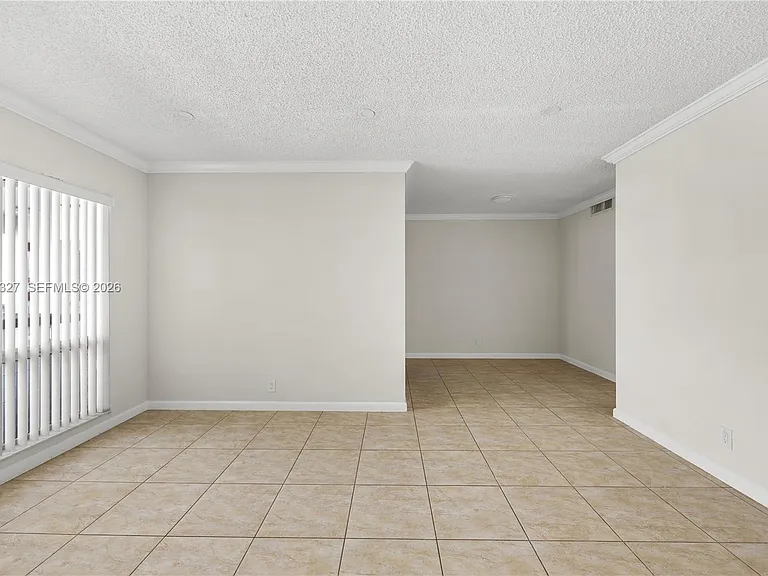 5420 Hollywood Blvd #202 — Photo 8