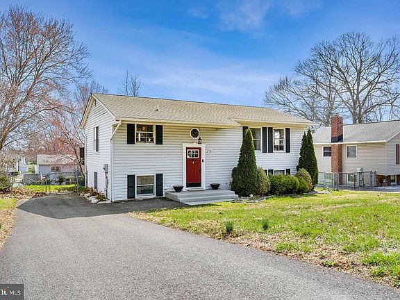 2nd image of 216 Courtney Dr